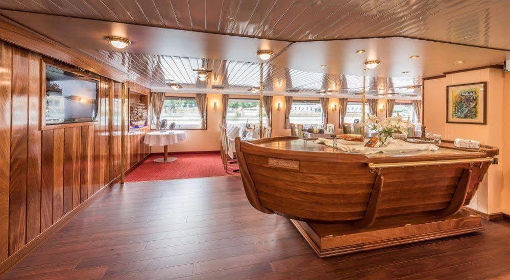 Florentina Boat Prague Exterior photo